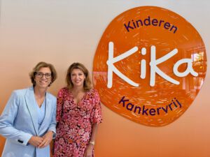 De Vrouwelijke Commissaris Esther van Zeggeren en Yvonne van Rees Vellinga-Leenders Kika praktijk